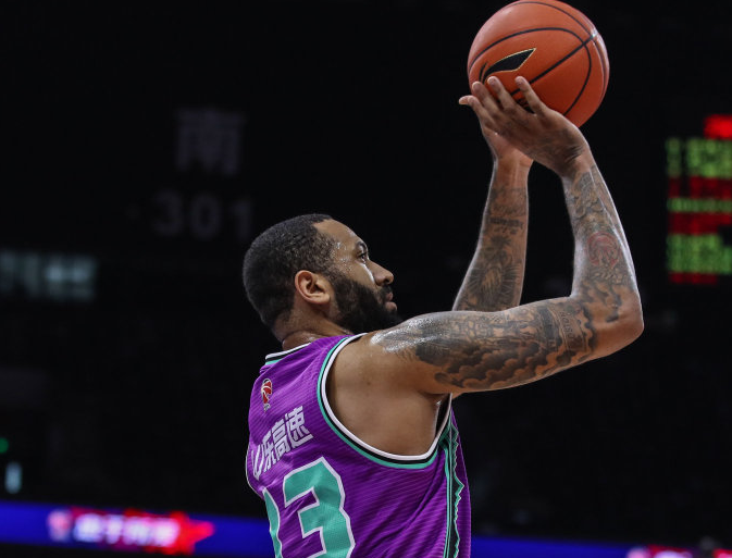 包含赛前斯图加特主帅复盘：CBA常规赛节点到来；赛场秩序良好；临场指挥获称赞的词条