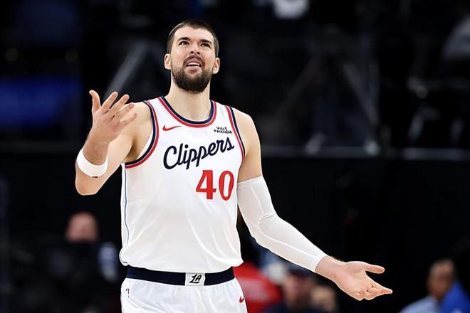 关于窗口期洛杉矶快船状态回暖：中超节点到来，更衣室稳定，球探报告显示潜力的信息