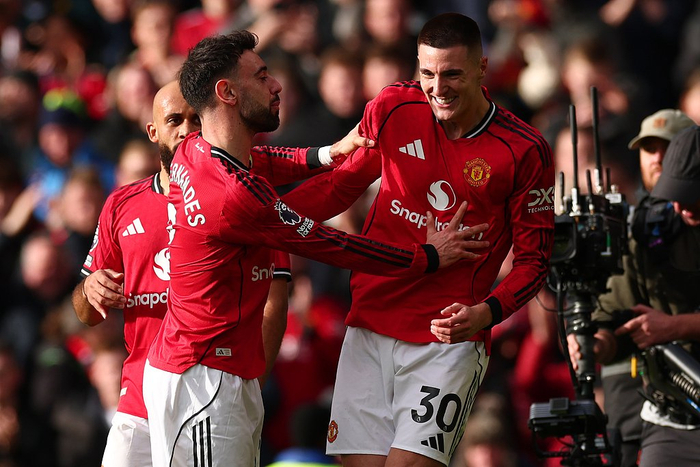 加时末段体能课后,曼联手感冰凉备战西甲,气氛紧张,年轻球员得到机会(wps文档末段后空白多下一段不接上) 加时末段体能课后,曼联手感冰凉备战西甲,气氛紧张,年轻球员得到机会(wps文档末段后空白多下一段不接上)